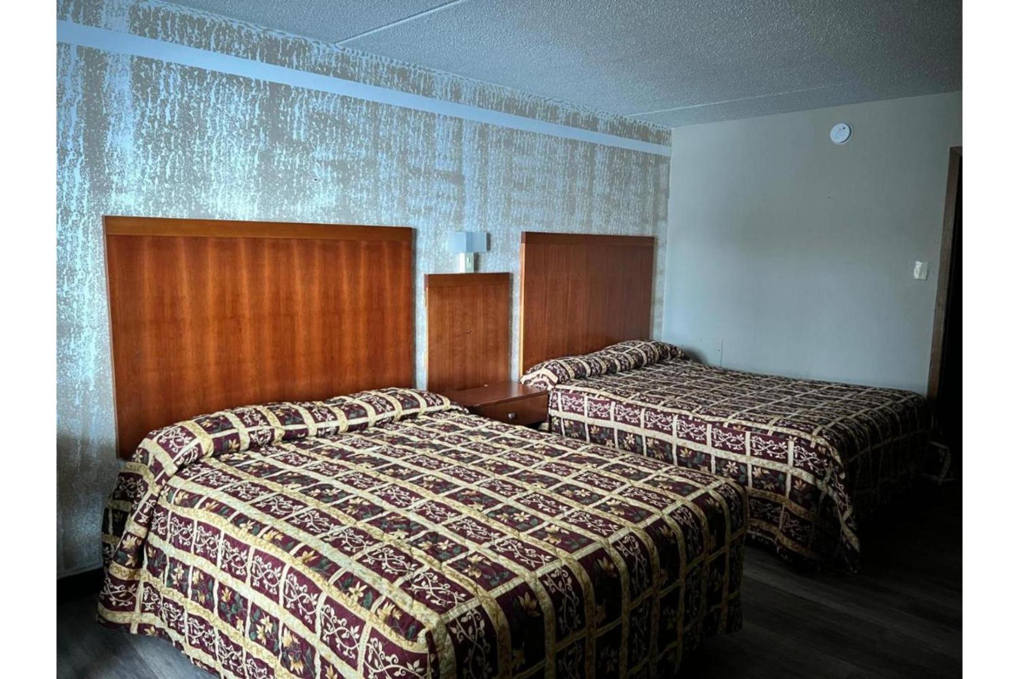 Devils Lake Inn By Oyo Near Devils Lake Regional Airport Buitenkant foto