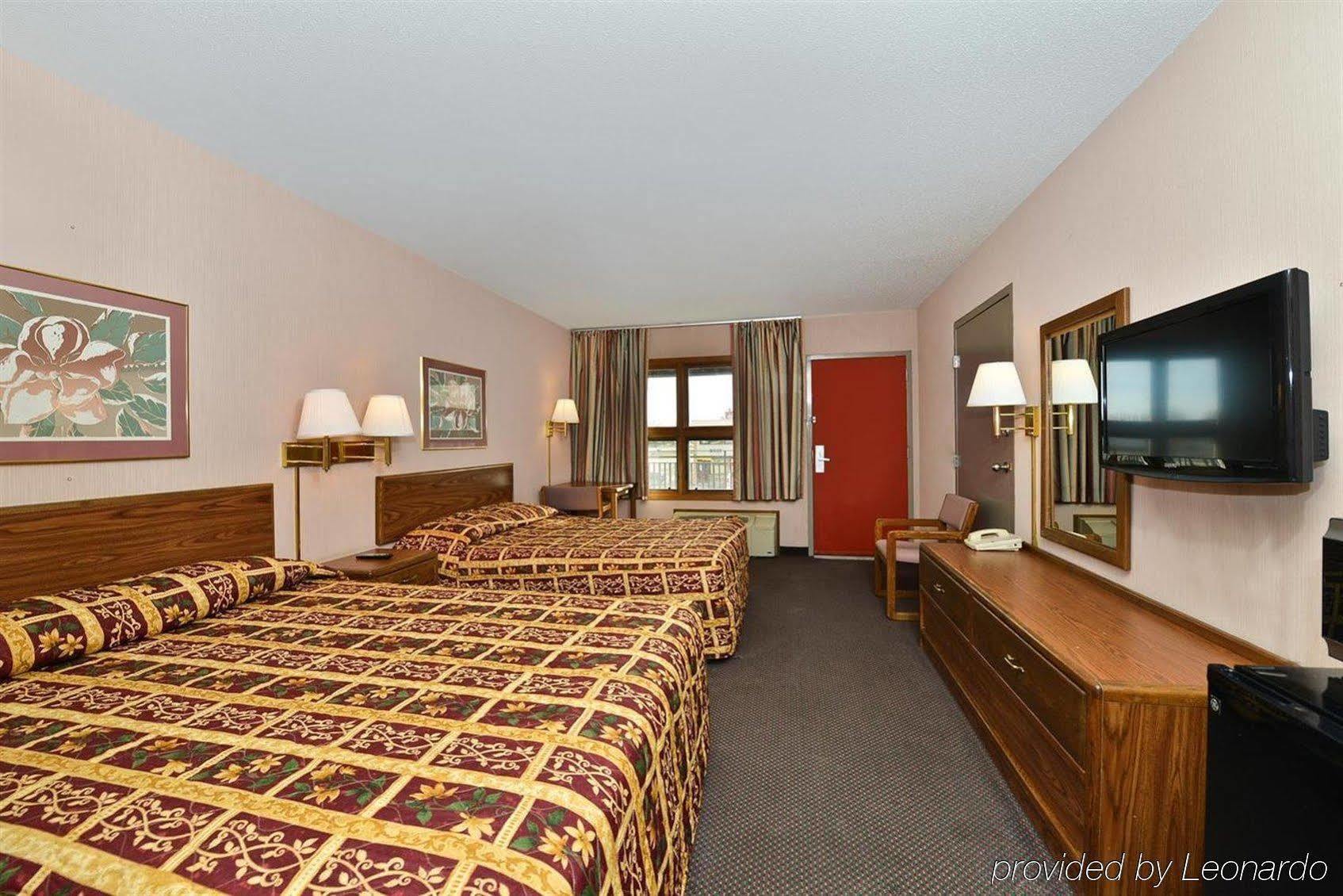 Devils Lake Inn By Oyo Near Devils Lake Regional Airport Buitenkant foto