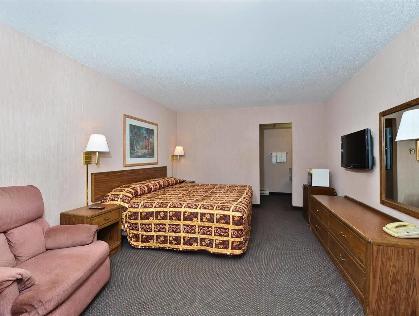 Devils Lake Inn By Oyo Near Devils Lake Regional Airport Buitenkant foto