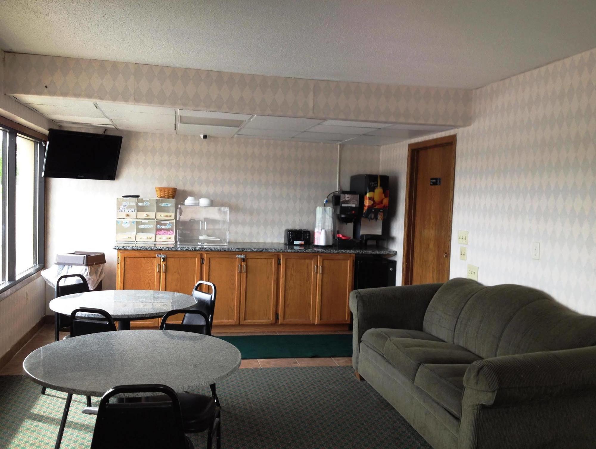 Devils Lake Inn By Oyo Near Devils Lake Regional Airport Buitenkant foto
